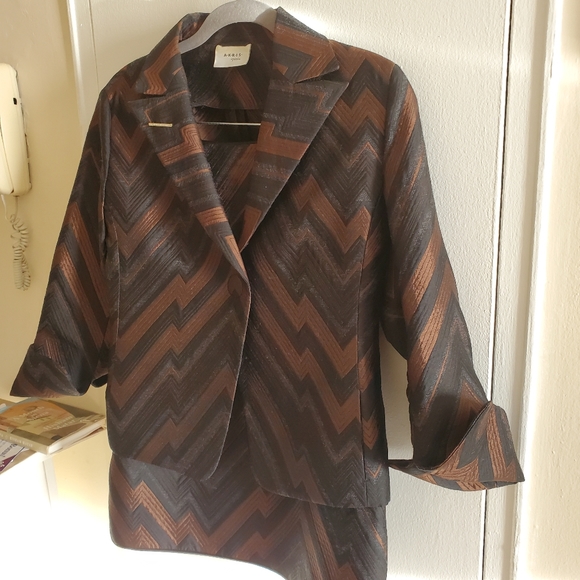 AKRIS Punto Dinner Suit for a Night out in Style